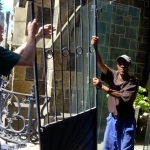 removing-metal-gate-12-october-2012-13-480x640